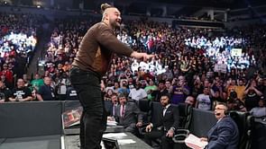 3 SmackDown related hints WWE dropped at TLC