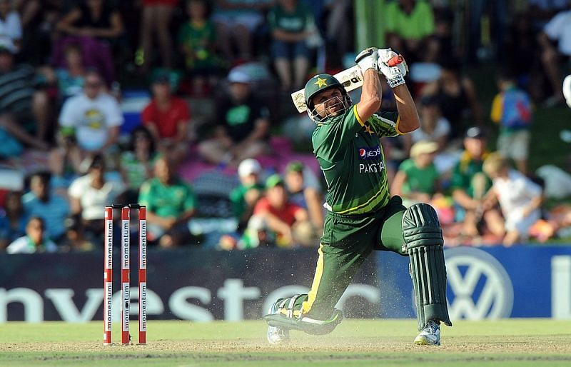 Shahid Afridi creaming one over extra-cover