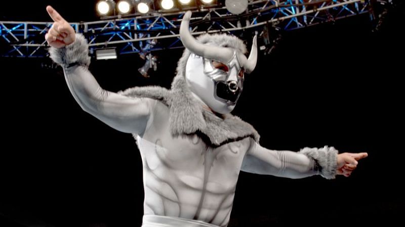 El Torito used to help Los Matadores in their matches