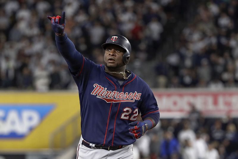 Twins finalize 3-year, $30M contract with Sanó