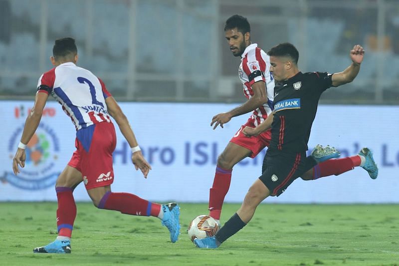 NorthEast United FC&rsquo;s Martin Chaves attempts a shot at goal against ATK