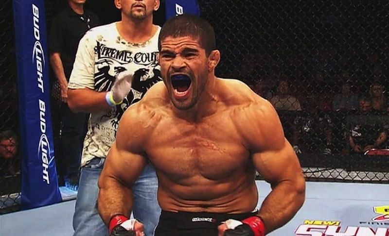Rousimar Palhares became notorious for cranking submissions for too long