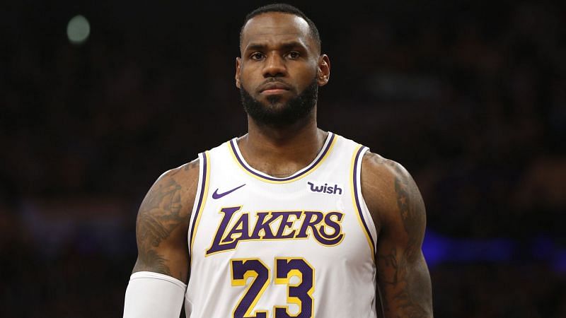 LeBron lifts Lakers past Suns, Giannis guides Bucks