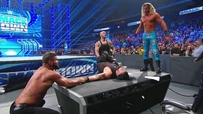 रोमन रेंस की SmackDown में हुई जबरदस्त पिटाई के बाद ट्विटर पर फूटा फैंस का गुस्सा