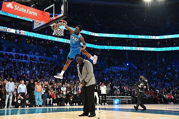 Hamidou Diallo dunks over Shaquille O&#039;Neal during the 2019 Slam Dunk Contest