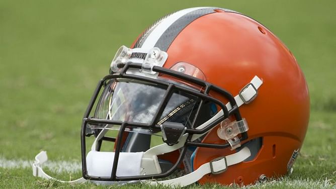 Browns bring back Berry as Dorsey replacement