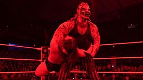 5 कारण क्यों Royal Rumble में द फीन्ड यूनिवर्सल टाइटल नहीं हारेंगे