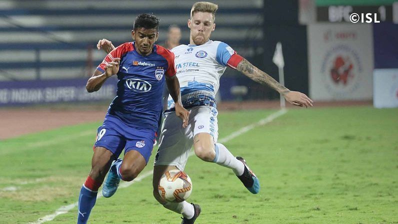 Ashique (L) was a constant thorn in Jamshedpur&#039;s side