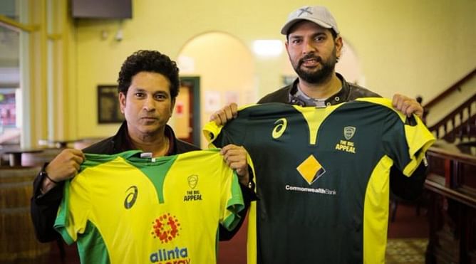 Sachin Tendulkar and Yuvraj Singh turn photographers for each other at the Sydney Cricket Ground