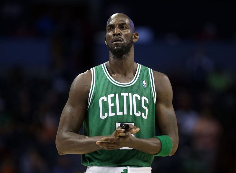 Celtics retire Kevin Garnett's No. 5