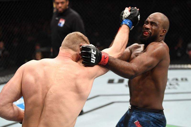 Corey Anderson failed to fight the smart fight last night