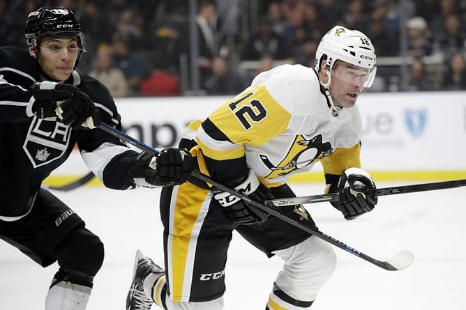 Lizotte, Kings send Penguins to 4th straight loss, 2-1