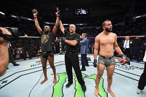 Jon Jones edged Dominick Reyes in last night's controversial main event