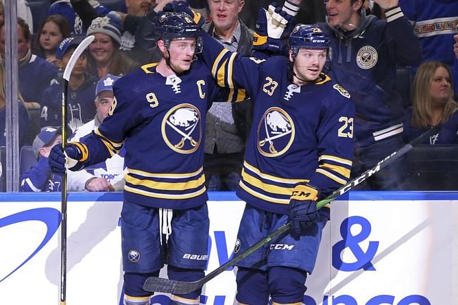 Sabres score 3 third-period goals in 5-2 win over Toronto