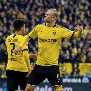 Haaland celebrates one of his goals for Dortmund. Credits: Official Twitter/@BlackYellow