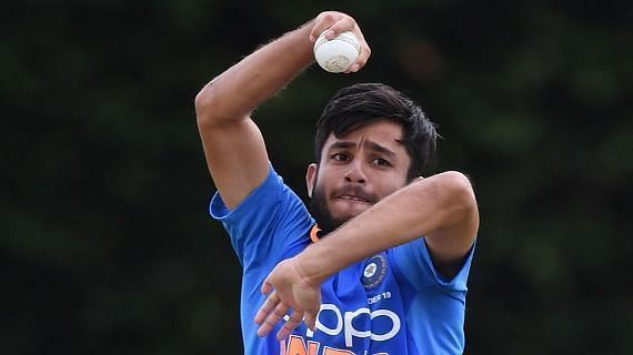 Ravi Bishnoi playing for India Under-19