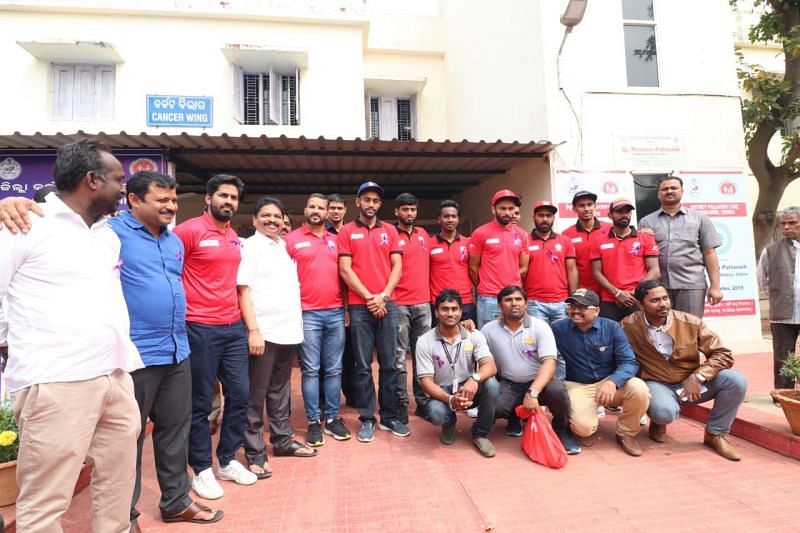 Members of the Indian Men&#039;s Hockey Team met with patients undergoing treatment for cancer in Bhubaneswar