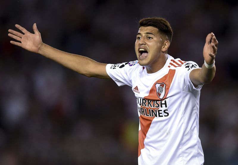 Palacios in action for River Plate