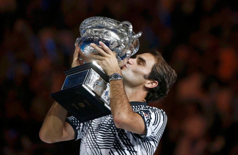 Federer celebrates his 5th Australian Open title in 2017