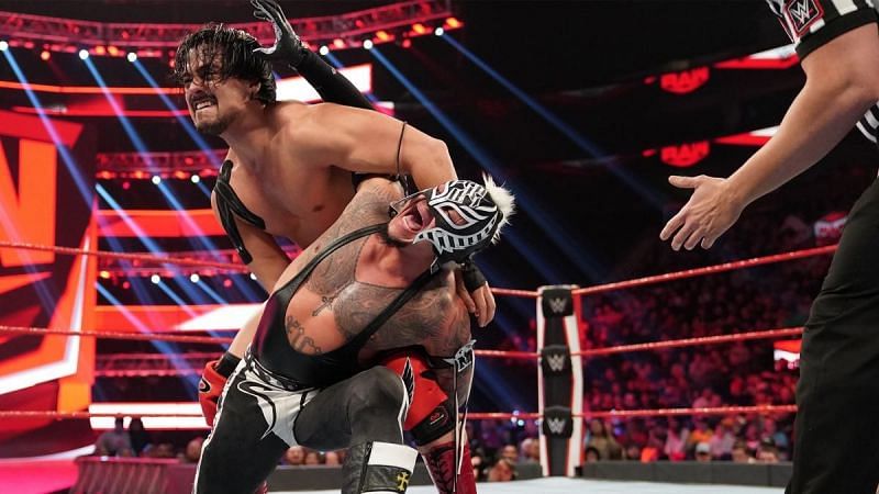 Rey Mysterio vs Angel Garza on RAW