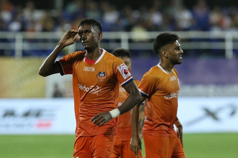 Lenny Rodrigues played behind the elusive FC Goa midfield