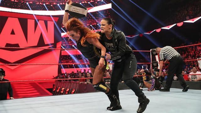 Becky Lynch attacked by Shayna Baszler
