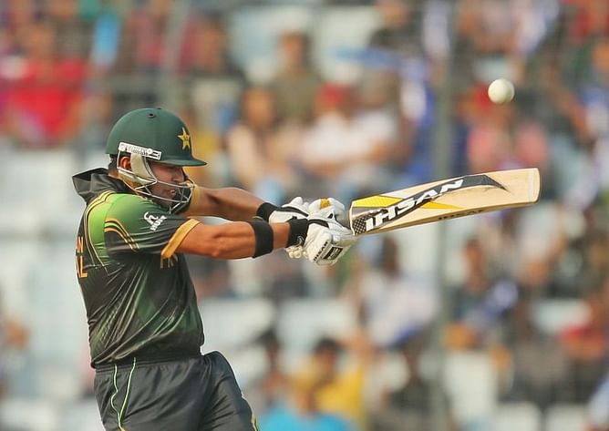 Kamran Akmal’s perfect reply to a fan who asked why people make fun of his English