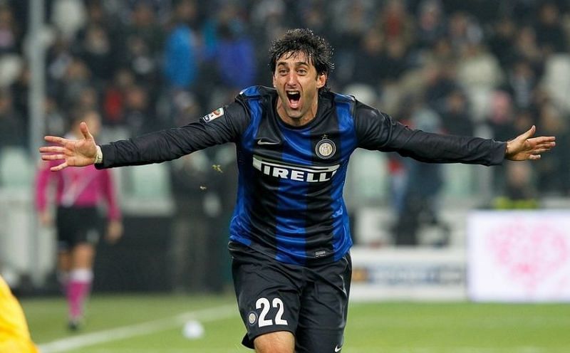 Diego Milito rejoices after scoring one of his 2 goals against Juventus