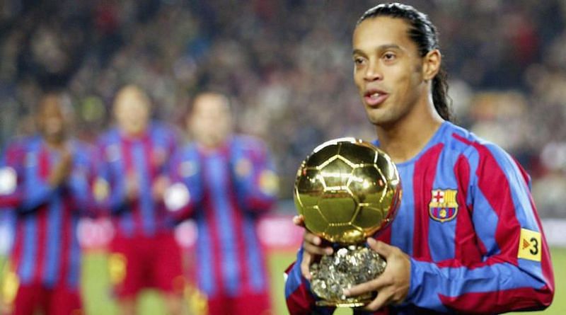 Ronaldinho showcases his 2005 Ballon d&#039;Or at the Camp Nou