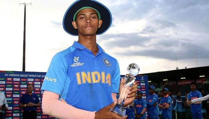 Hindi Cricket News- अंडर 19 वर्ल्ड कप में यशस्वी जायसवाल को मिली मैन ऑफ़ द सीरीज की ट्रॉफी टूटी