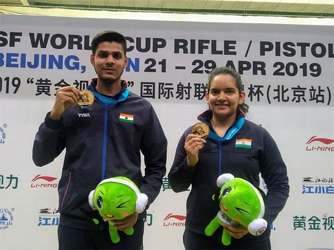 Divyansh Singh Panwar (L) and Anjum Moudgil (R) have won 2 World Cup gold medals in 2019 in the mixed team event. (Courtesy: Times of India)