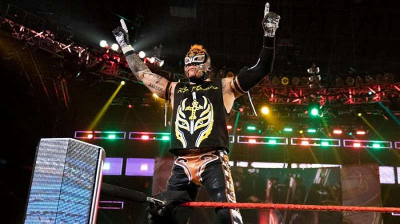 WWE Superstar gives incredible reaction to praise from legend Rey Mysterio