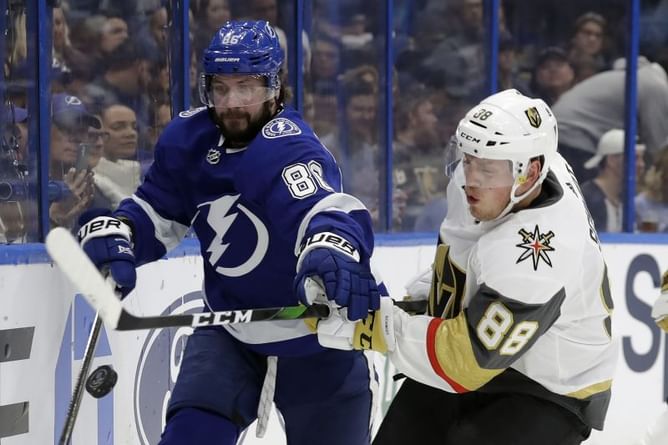 Stamkos leads Lightning to 4-2 win over Golden Knights