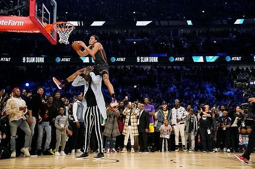 Gordon had perfect 50s on his first five dunks