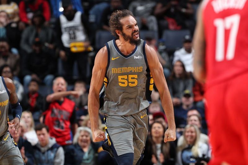 The Los Angeles Clippers look to add size and depth with veteran center Joakim Noah