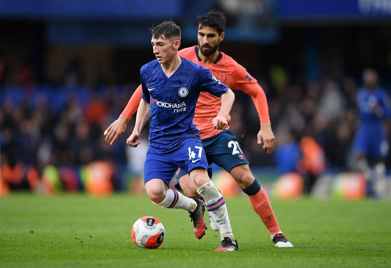 Chelsea&#039;s Billy Gilmour in Action against Everton&#039;s Andr&eacute; Gomes