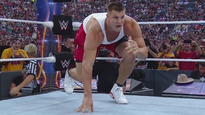 Former NFL star close to reaching a deal with WWE