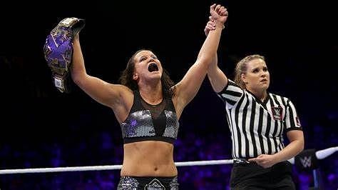 Shayna Baszler could walk out with the RAW Women&#039;s Title