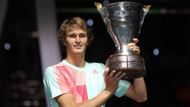  Alexander Zverev lifts the 2016 St. Petersburg title.