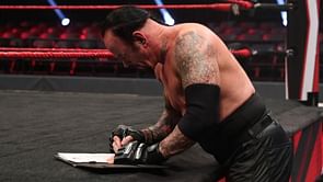WWE Raw प्रीव्यू: अंडरटेकर करेंगे बड़ा ऐलान और ऐज पर हो सकता है घातक अटैक