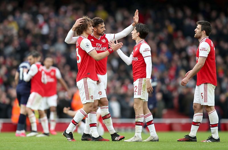 Arsenal beat West Ham United narrowly 1-0 at Emirates