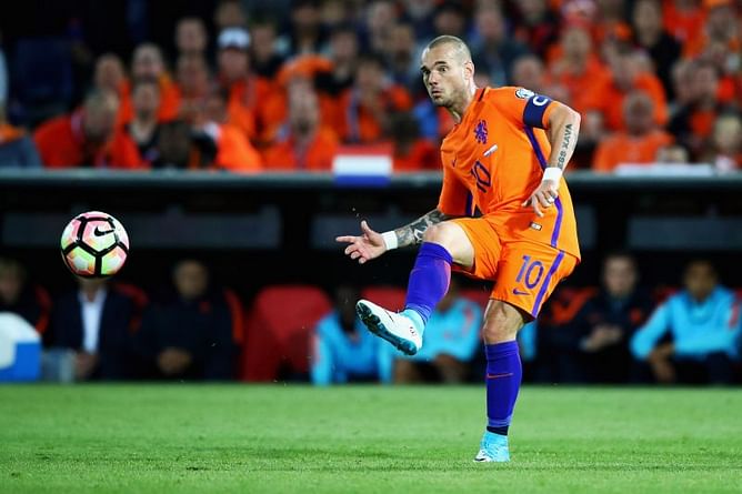 5 retired midfielders who deserved to win the Ballon d'Or at least once in their career