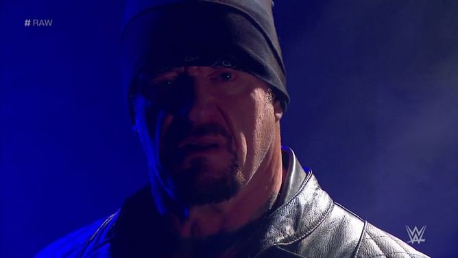 WWE WrestleMania से पहले अंडरटेकर ने एजे स्टाइल्स की कब्र खोदी, लिखी जन्म और मृत्यु की तारीख