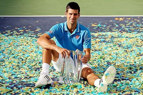 Djokovic poses with his 5th Indian Wells title in 2016.