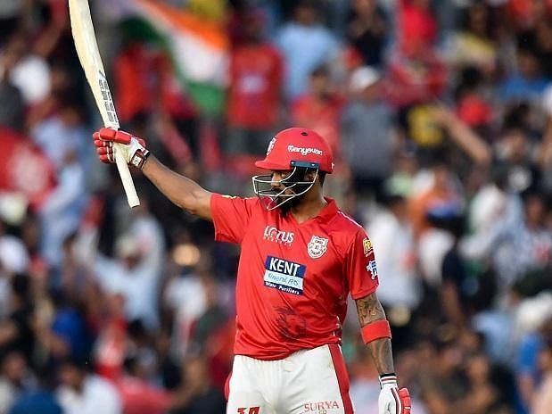 KL Rahul acknowledging the crowd after his record-breaking fifty off only 14 balls against DD in IPL 2018