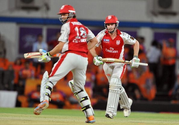 Adam Gilchrist and Shaun Marsh collected 206 runs for their 2nd wicket against Bangalore