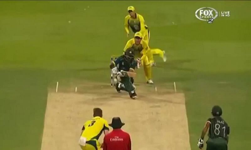 Steve Smith making an early movement towards leg slip for the batsman&#039;s paddle sweep.