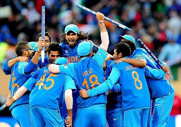  भारतीय टीम फाइनल मुकाबला जीतने के बाद सेलिब्रेट करते हुए
