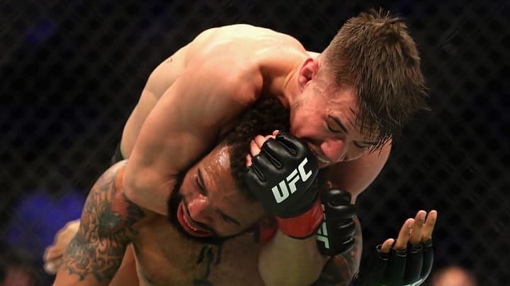 Anderson Dos Santos with a submission attempt