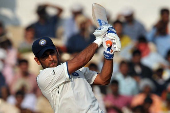 भारत ने श्रीलंका को एक पारी और 24 रनों से हराया था। धोनी ने पहली पारी में नाबाद रहते हुए 100 रन बनाए थे